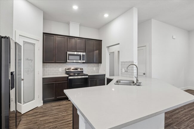 Photo - 260 Shoreview Dr