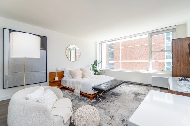Building Photo - 6 E Chestnut St Rental