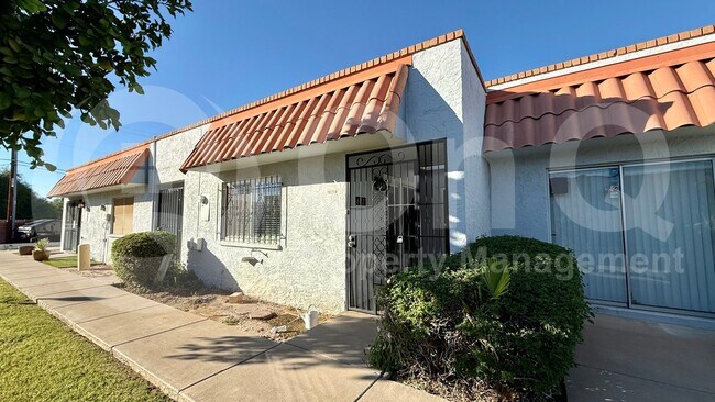 Photo - 6822 N 35th Ave