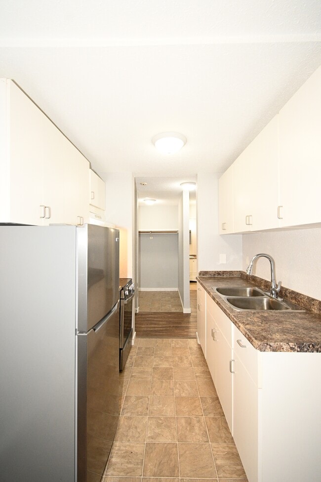 Building Photo - 4280 Quentin Ave Unit 115