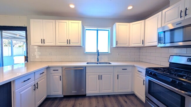 Photo - 1514 N Elaine Way