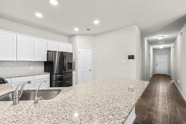 Photo - 453 Apache Plum Dr