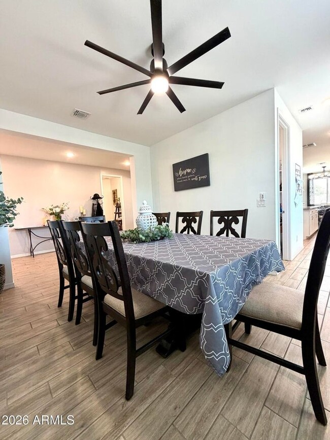 Photo - CLASSY 4 bedroom