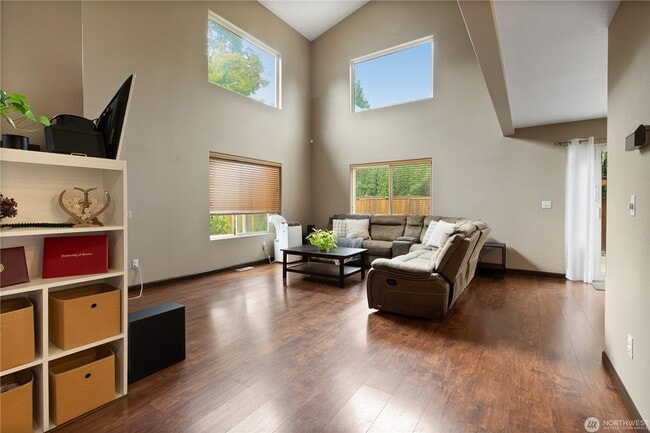 Photo - Amazing 3 Br 2.5 bath 2 car gar home in Lacey!