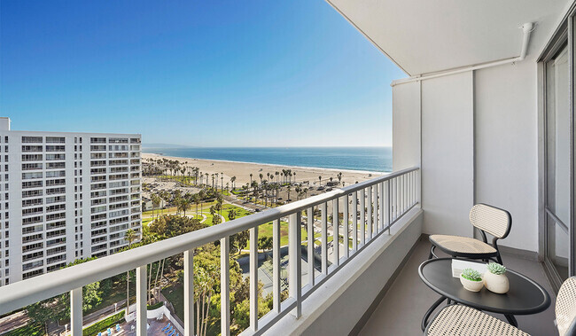 Oceanfront Apartment Living! - The Shores Rental