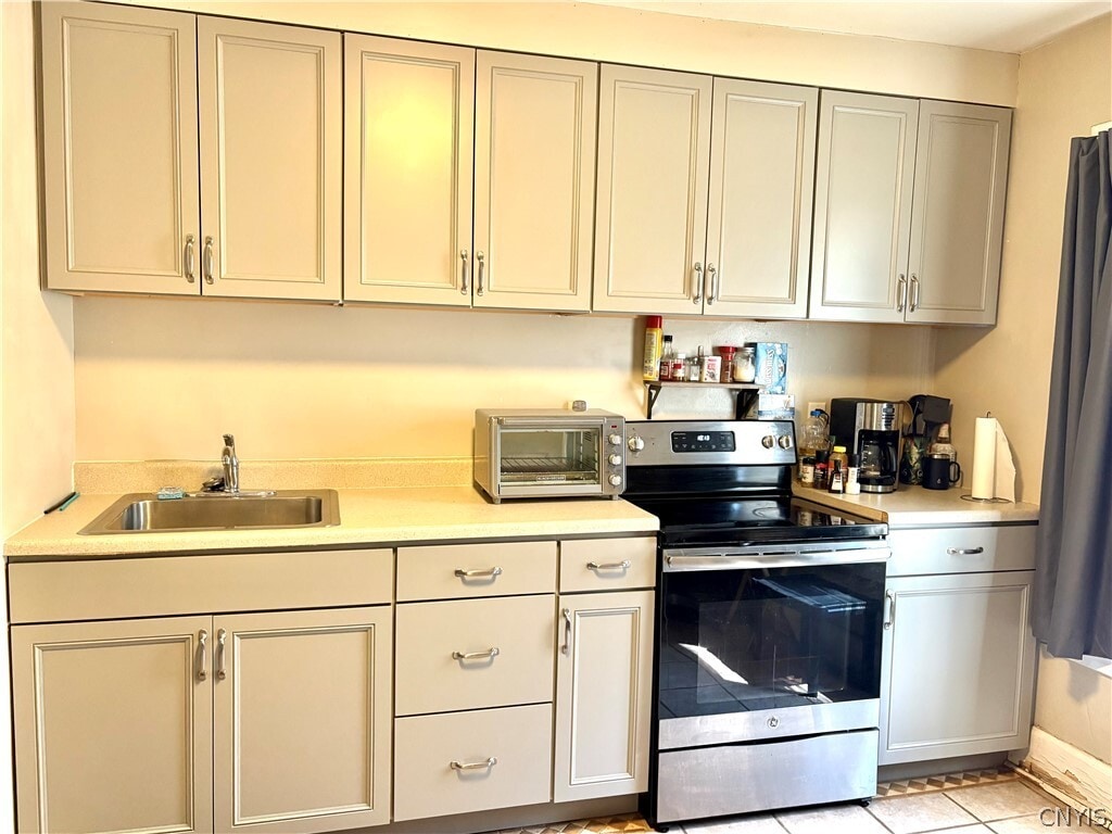 Photo - 200 Lillian Ave