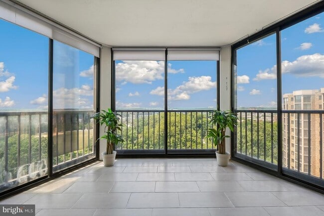 Photo - 5901 Mt Eagle Dr Unit 1517