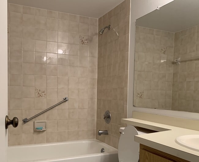 Building Photo - 9570 Green Cypress Ln Unit #6