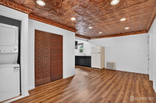 127 S Pine Ave