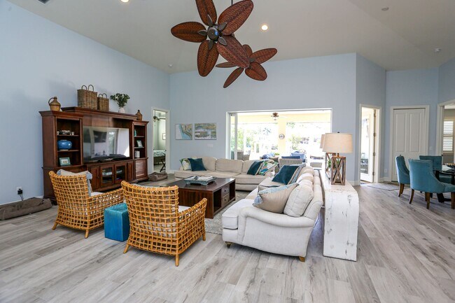 Photo - 1480 Curlew Ave