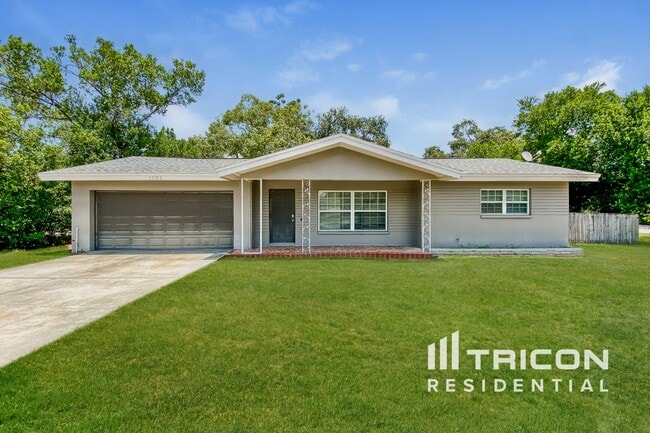 Building Photo - 1701 Audrey Dr