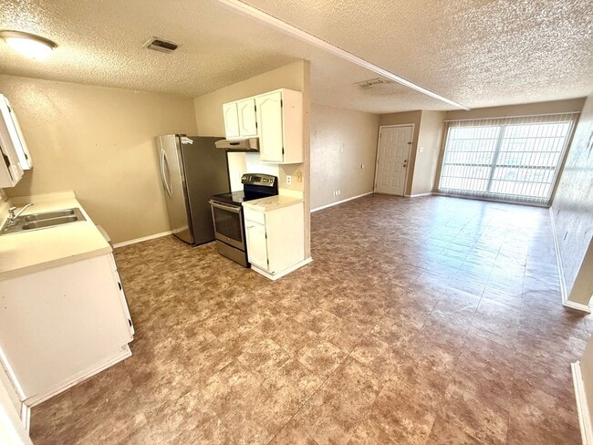 10610 Green Vista St