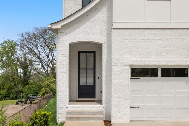 Photo - 500 Waycross Dr