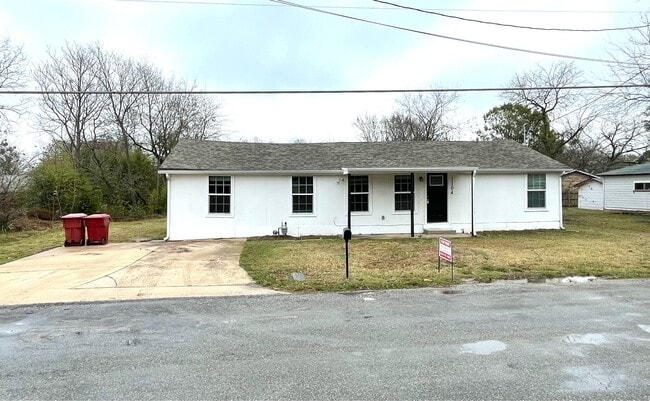 Photo - 1104 Evans St