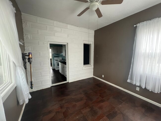 Photo - 807 1st St SW