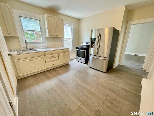 42 Cabot St