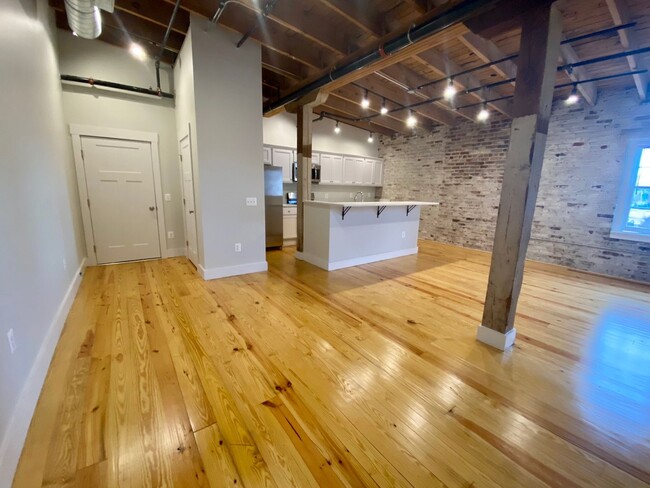 Immaculate 2 Bed in Renovated Industrial W... - Immaculate 2 Bed in Renovated Industrial W... Rental