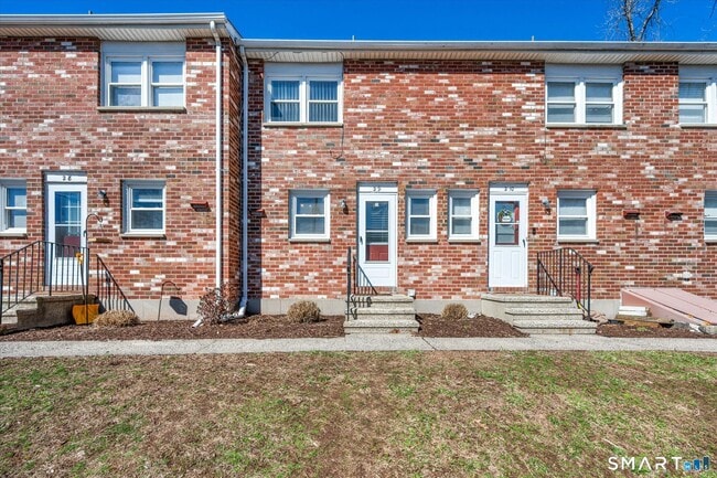 Building Photo - 43 Hiltbrand Rd Unit 2-9