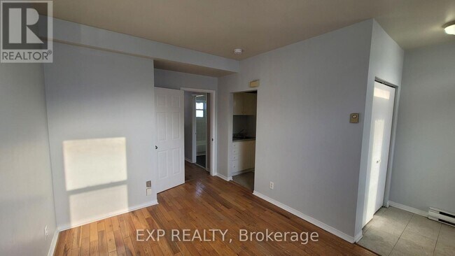 Photo - 185 Dalhousie St