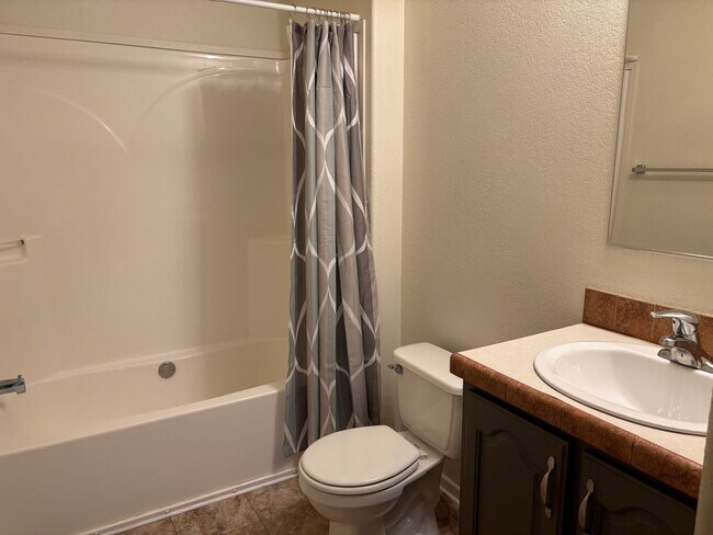 Photo - 711 Clark St Apartamento Unidad A