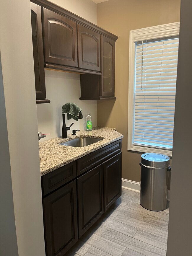 Photo - 159 Shawmut St Unidad 160 Shawmut st Fall River