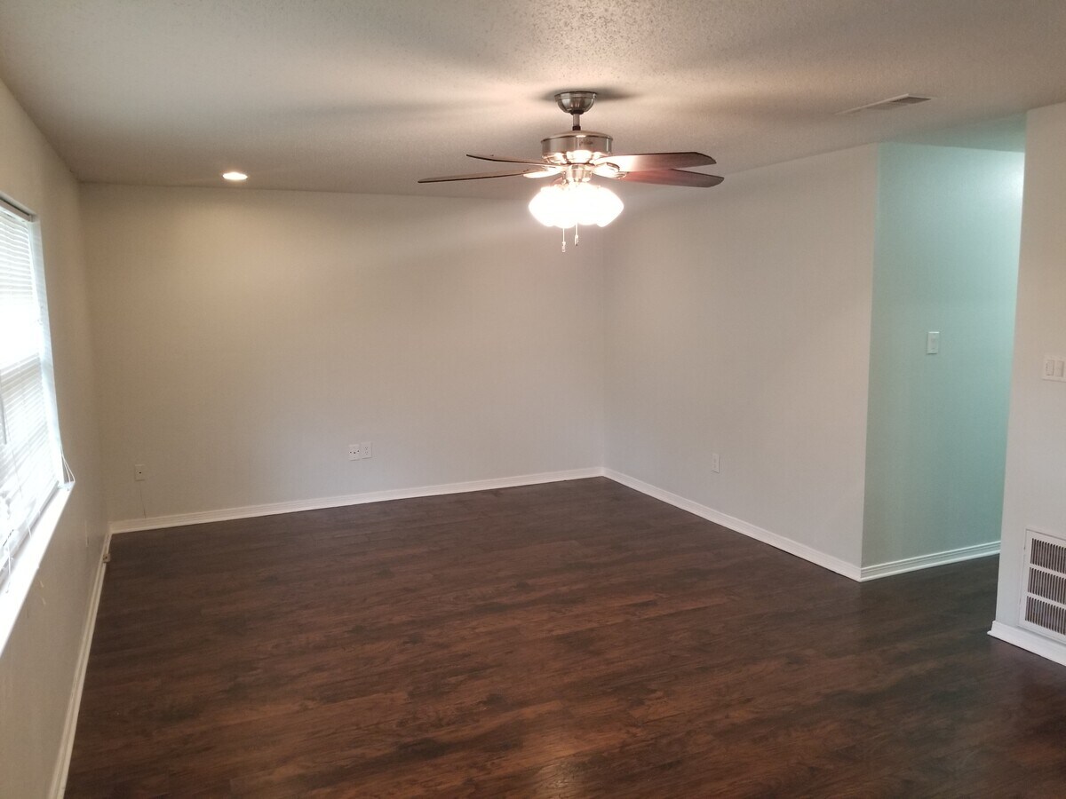 Photo - 1536 Natchez Ln