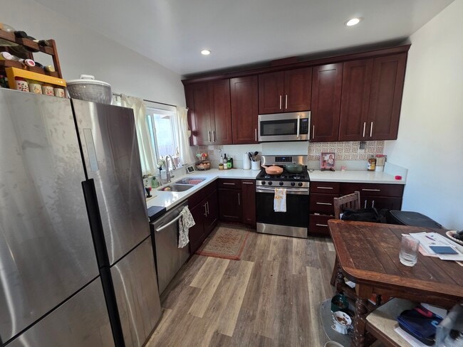 Photo - 1139 Loma Ave