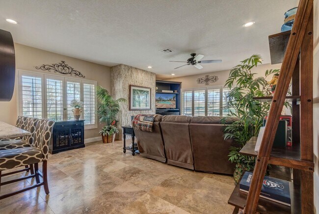 237 Vista Royale Cir W