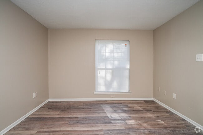 Townhome - 920SF - Living Room - Meadow Creek Apartments