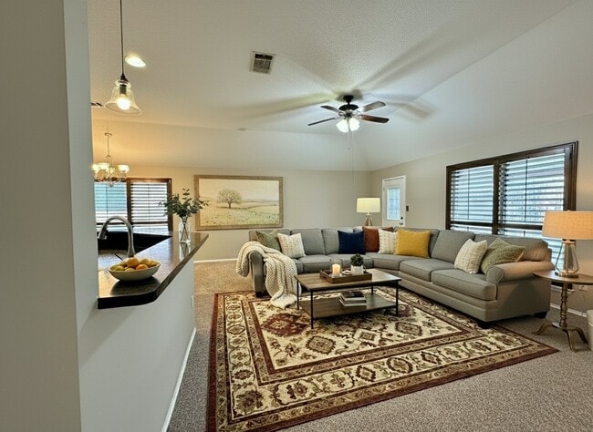 Photo - 1606 Tyler Terrace