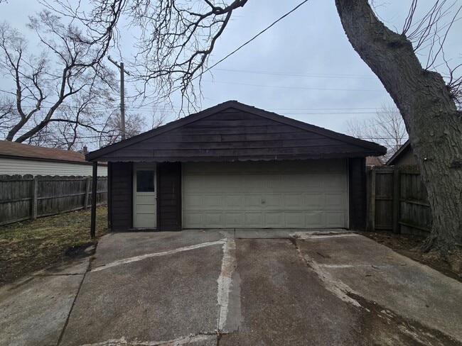 Photo - 7543 Cadillac Ave