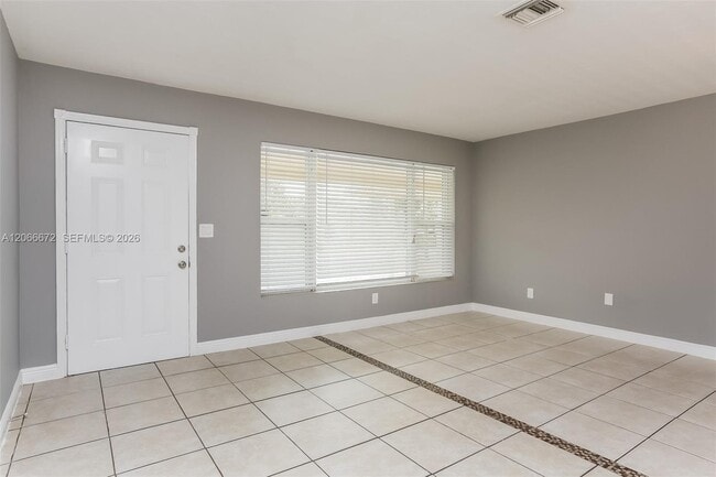 Photo - 711 NE 30th St