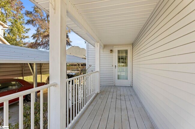 Photo - 405 Creek Dr