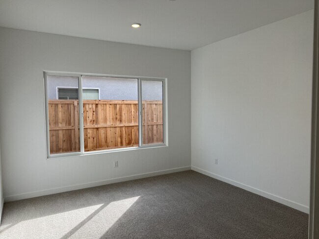 Photo - 9634 Maple Ter Ln