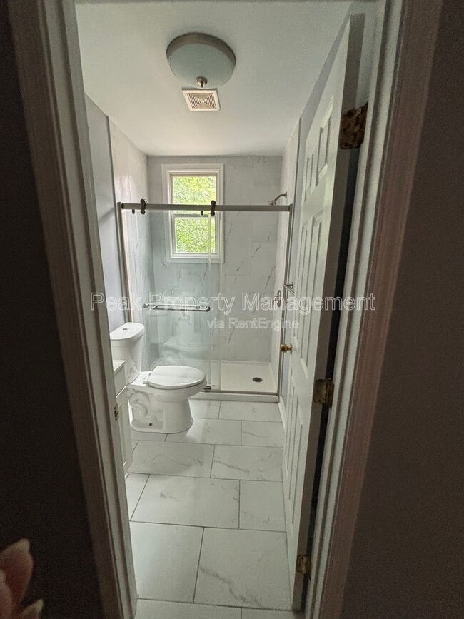 Photo - 2121 W Cary St Unit B