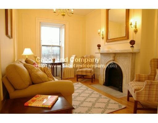 Photo - 127 Beacon St Unidad 4R