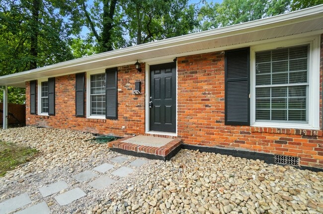 332 Seneca Pl