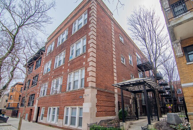 Building Photo - 715 W Barry Ave Unit B4 Rental