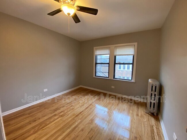 2916 W 64th St Unit 1