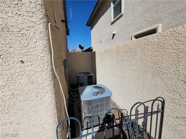 Photo - 10799 Flame Vine Ct House