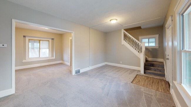 Building Photo - 3 Bed / 1 Bath in Cleveland!