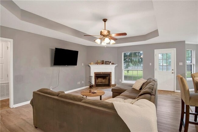 3546 Viking Ct