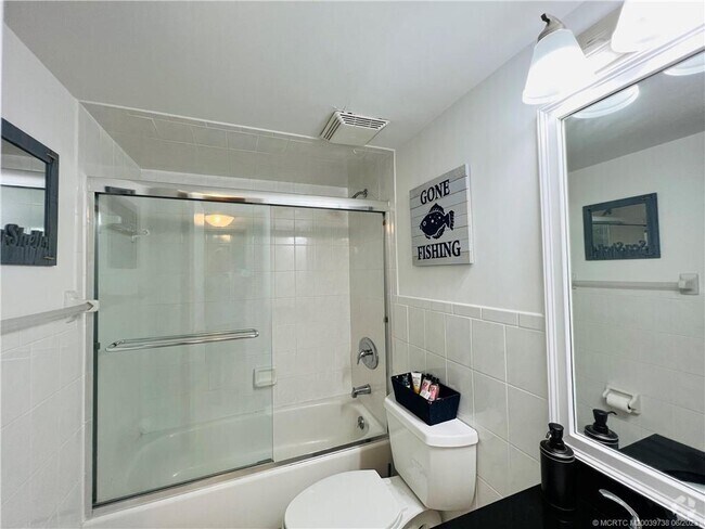 Building Photo - 9490 S Ocean Dr Unit 213 Rental