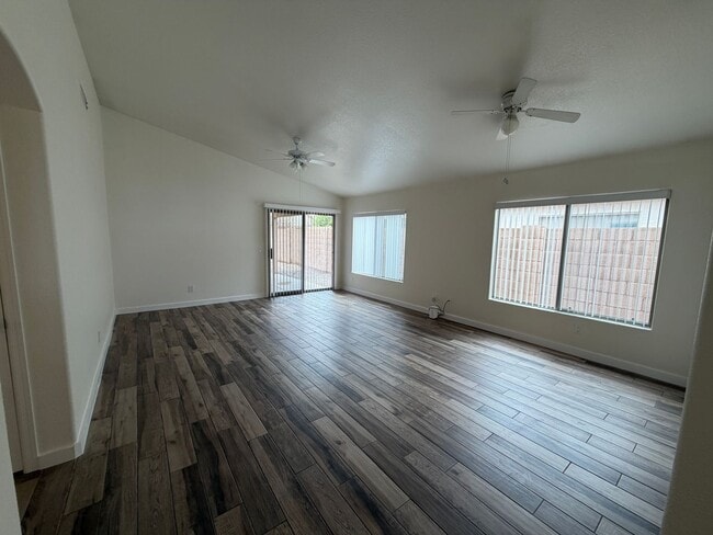 Photo - 12710 W Ash St