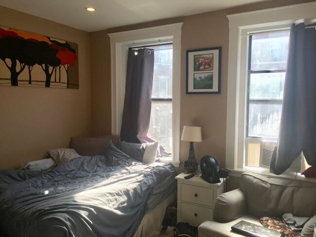 Photo - WOW!!!  NICE BRIGHTON 2 BED NEAR CLEVELAND CIRCLE
