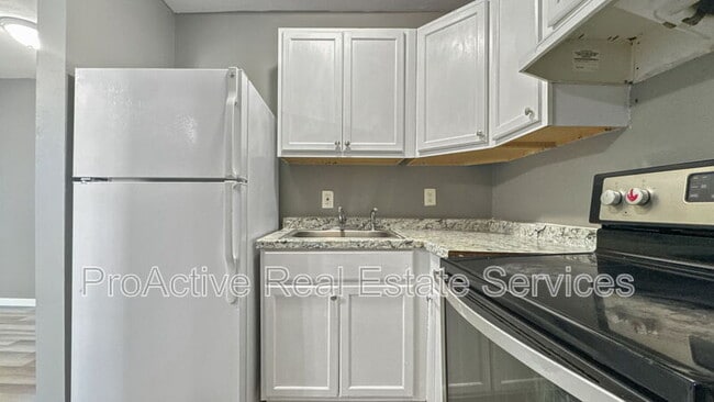 Photo - 1100 Wilson Rd