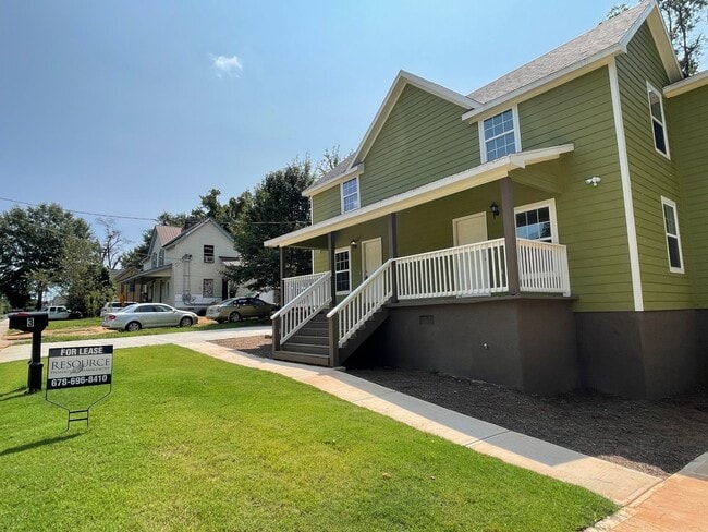 Building Photo - 3 Bedroom Duplex in Gainesville Rental