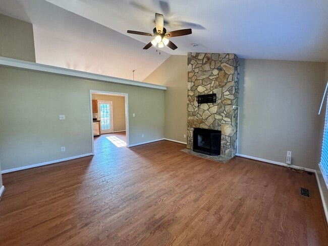 Photo - 155 Lorraine Dr