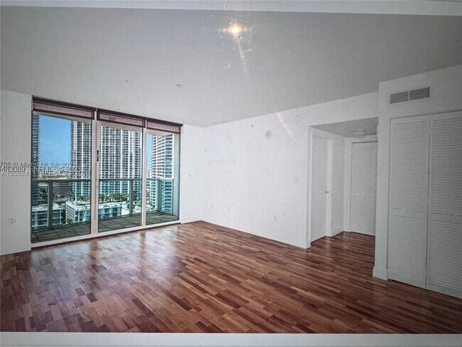 Photo - 31 SE 5th St Unit 2507
