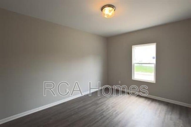 Photo - 3501 N Illinois St